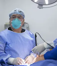Traumatólogo especialista en hombro y rodilla