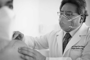 Traumatólogo-ortopedista-en-Lima-Perú-Cirujano-Dr-David-Torres